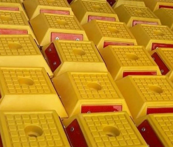 فروش انواع تجهیزات ترافیکی